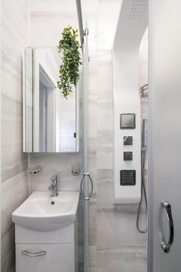 Light-Monza-Unirii Apartment Bucharest Exterior photo